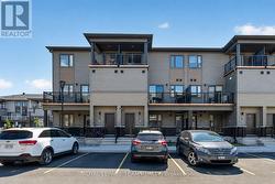218 PARNIAN PRIVATE  Ottawa, ON K2J 4H7