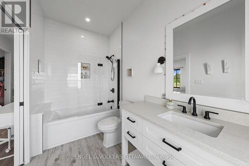 Bedroom 2 Ensuite - 5 Shoreside Way, Augusta, ON - Indoor Photo Showing Bathroom