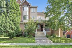 7 - 4448 HARPER AVENUE  Ottawa, ON K1J 1E1