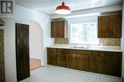 431 Edgewater, Sudbury, ON - Indoor Photo Showing Kitchen
