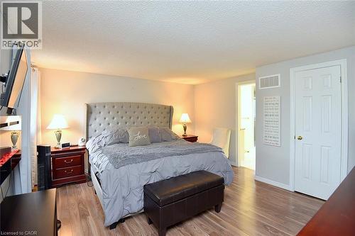 75 Josephine Drive, Hamilton, ON - Indoor Photo Showing Bedroom