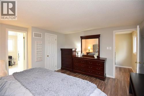 75 Josephine Drive, Hamilton, ON - Indoor Photo Showing Bedroom