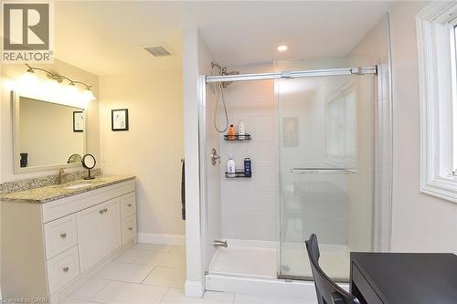 75 Josephine Drive, Hamilton, ON - Indoor Photo Showing Bathroom