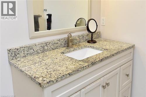 75 Josephine Drive, Hamilton, ON - Indoor Photo Showing Bathroom