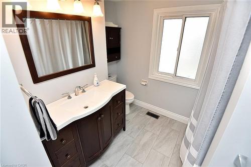 75 Josephine Drive, Hamilton, ON - Indoor Photo Showing Bathroom