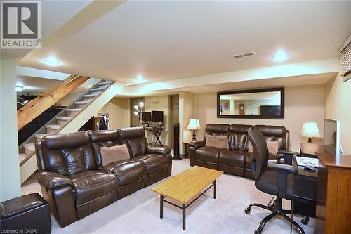 75 Josephine Drive, Hamilton, ON - Indoor Photo Showing Living Room