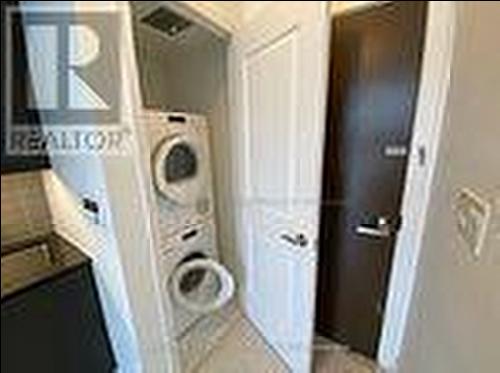 1605 - 1 The Esplanade Avenue, Toronto, ON - Indoor Photo Showing Laundry Room