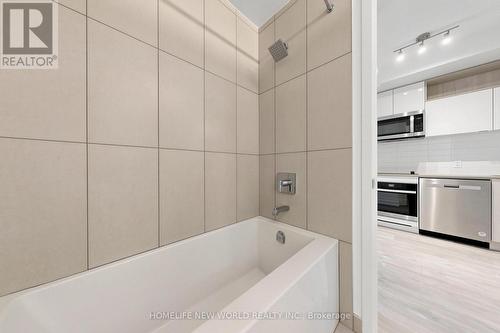 1839 - 135 Lower Sherbourne Street, Toronto, ON - Indoor Photo Showing Bathroom