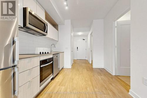 1839 - 135 Lower Sherbourne Street, Toronto, ON - Indoor Photo Showing Kitchen With Upgraded Kitchen