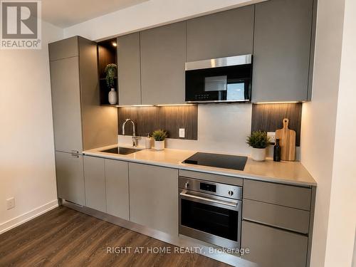 1706 - 39 Mary Street, Barrie, ON - Indoor Photo Showing Kitchen