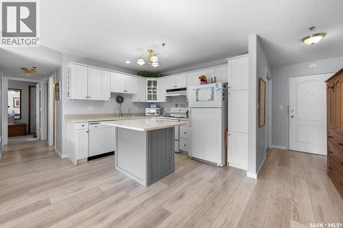 207 205 Mcintyre Street, Regina, SK - Indoor Photo Showing Kitchen