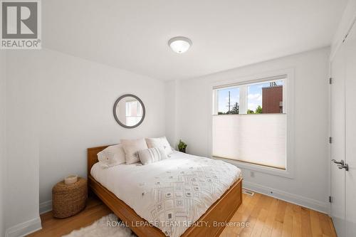 445 Edison Avenue, Ottawa, ON - Indoor Photo Showing Bedroom