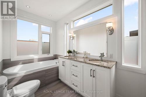 445 Edison Avenue, Ottawa, ON - Indoor Photo Showing Bathroom