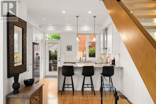 445 Edison Avenue, Ottawa, ON - Indoor Photo Showing Kitchen With Upgraded Kitchen