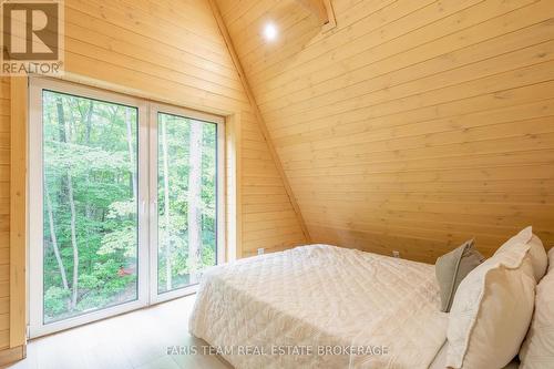 1490 Champlain Road, Tiny, ON - Indoor Photo Showing Bedroom