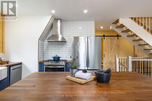 1490 Champlain Road, Tiny, ON - Indoor