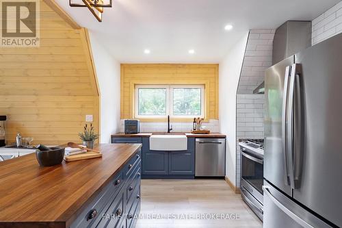 1490 Champlain Road, Tiny, ON - Indoor Photo Showing Kitchen