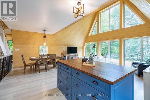1490 Champlain Road, Tiny, ON - Indoor