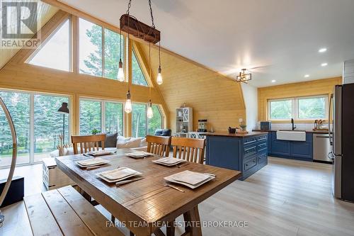 1490 Champlain Road, Tiny, ON - Indoor Photo Showing Dining Room