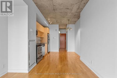 1804 - 324 Laurier Avenue W, Ottawa, ON - Indoor