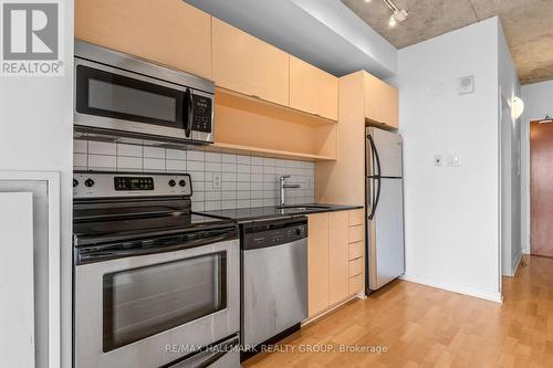 1804 - 324 Laurier Avenue W, Ottawa, ON - Indoor Photo Showing Kitchen With Stainless Steel Kitchen