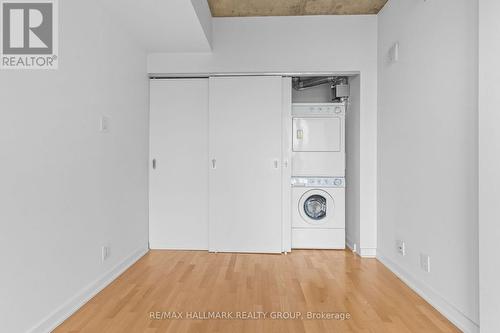 1804 - 324 Laurier Avenue W, Ottawa, ON - Indoor Photo Showing Laundry Room
