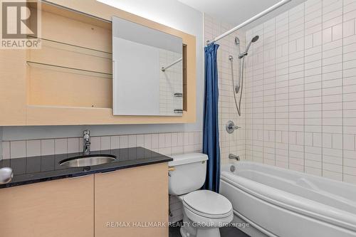1804 - 324 Laurier Avenue W, Ottawa, ON - Indoor Photo Showing Bathroom