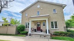 17 SILVER MAPLE CRESCENT Barrie, ON L4N 0Y4