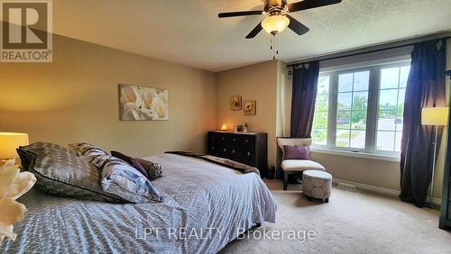 17 Silver Maple Crescent, Barrie, ON - Indoor Photo Showing Bedroom