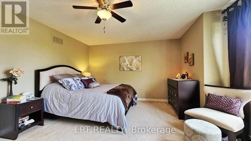 17 Silver Maple Crescent, Barrie, ON - Indoor Photo Showing Bedroom