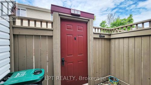 17 Silver Maple Crescent, Barrie, ON - Outdoor With Exterior