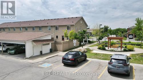 17 Silver Maple Crescent, Barrie, ON - Outdoor