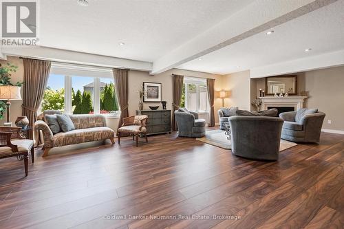 70 Bathgate Drive, Guelph (Kortright East), ON - Indoor Photo Showing Living Room