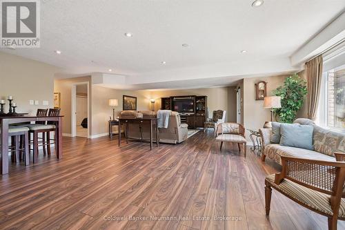 70 Bathgate Drive, Guelph (Kortright East), ON - Indoor Photo Showing Living Room