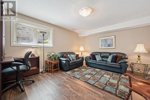 70 Bathgate Drive, Guelph (Kortright East), ON - Indoor Photo Showing Living Room
