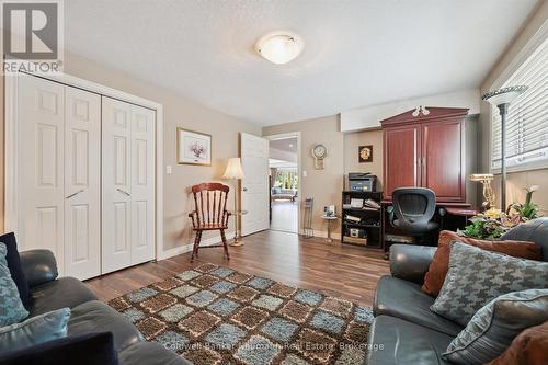 70 Bathgate Drive, Guelph (Kortright East), ON - Indoor Photo Showing Living Room