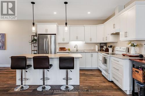 2391 Watson Crescent, Cornwall, ON - Indoor Photo Showing Kitchen With Upgraded Kitchen