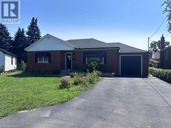 48 MOUNTAIN Avenue  Stoney Creek, ON L8G 3N9
