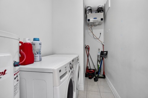 Laundry - 202-4195 Ch. Du Souvenir, Laval (Chomedey), QC - Indoor Photo Showing Laundry Room