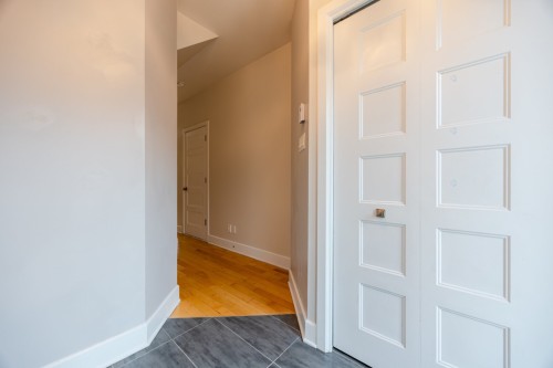 Hall d'entrée/Vestibule - 18261 Rue De Chenonceau, Mirabel, QC - Indoor Photo Showing Other Room