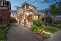 266 LONDON Street S  Hamilton, ON L8K 2H2