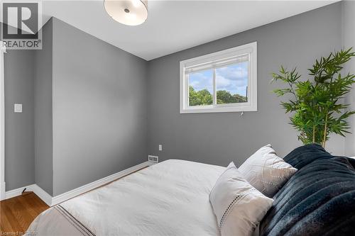 266 London Street S, Hamilton, ON - Indoor Photo Showing Bedroom