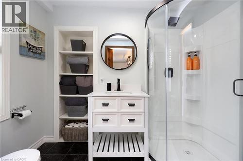 1 John Avenue, Paris, ON - Indoor Photo Showing Bathroom