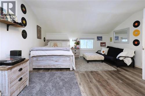 1 John Avenue, Paris, ON - Indoor Photo Showing Bedroom