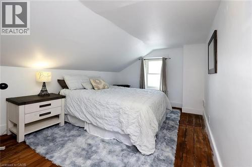 1 John Avenue, Paris, ON - Indoor Photo Showing Bedroom