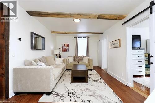 1 John Avenue, Paris, ON - Indoor Photo Showing Living Room