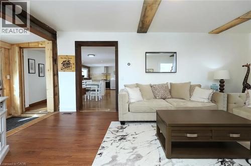 1 John Avenue, Paris, ON - Indoor Photo Showing Living Room