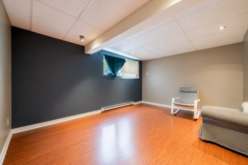 Salle familiale - 55 Rue Picasso, La Prairie, QC - Indoor