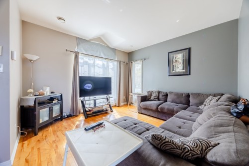 Salon - 55 Rue Picasso, La Prairie, QC - Indoor Photo Showing Living Room