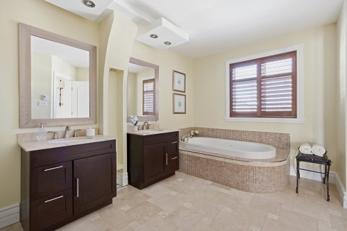 Bathroom - 6 Av. St-Louis, Beaconsfield, QC - Indoor Photo Showing Bathroom